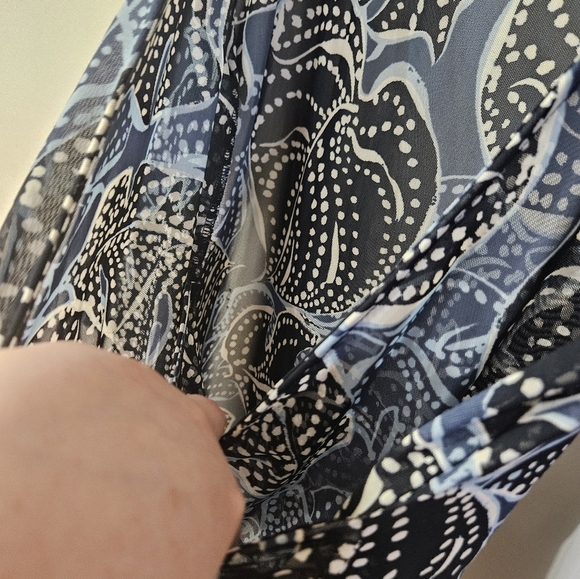 Tahari front wrap sheer blouse! - Picture 3 of 5